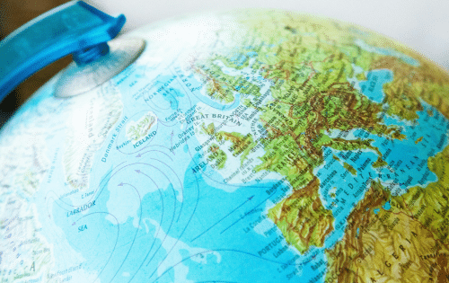 Balado « Avec ou sans accent » S3-E7 – La francophonie hors Québec : entre fierté, défis et espoir [avec Marianne Dépelteau]